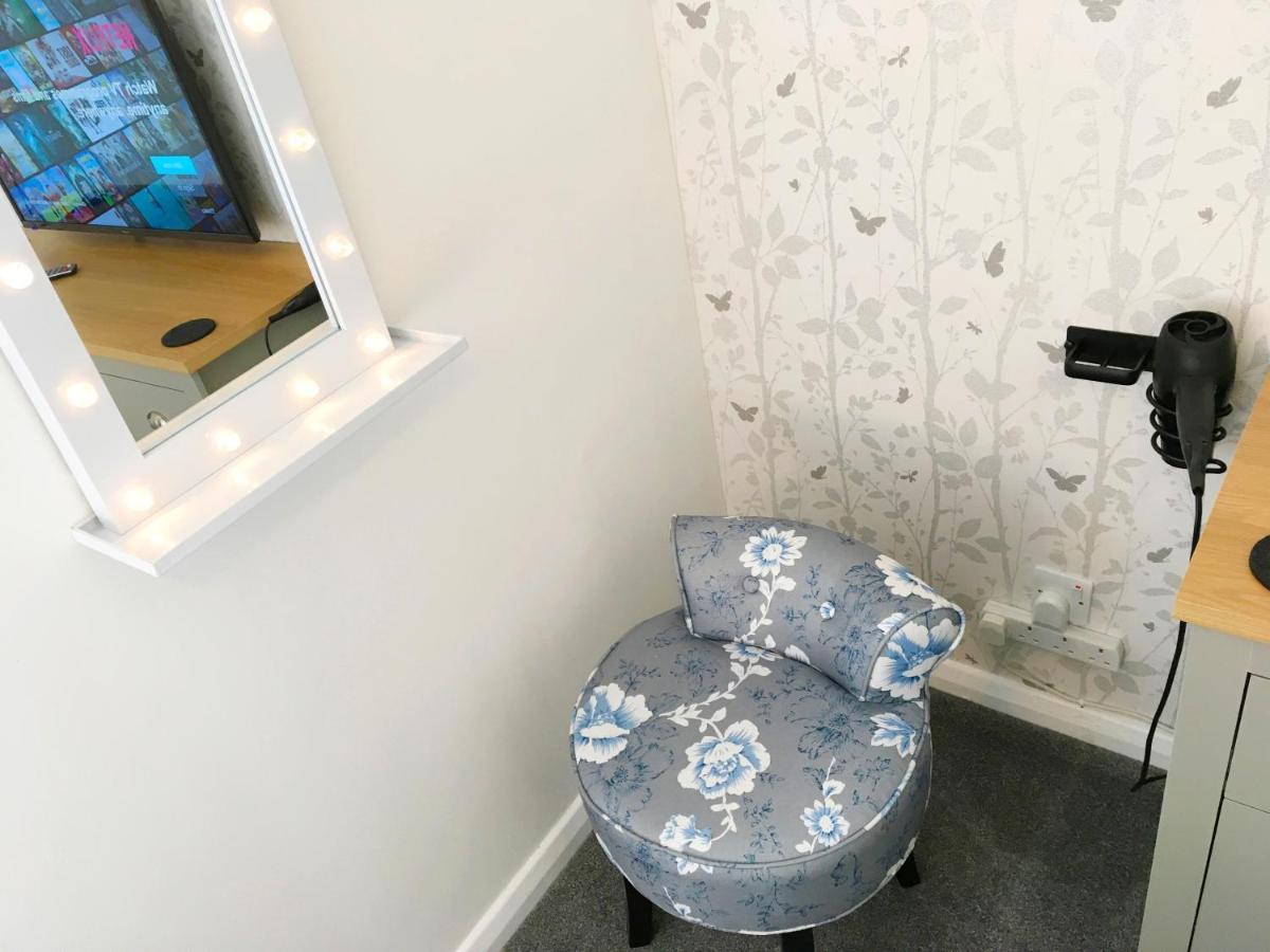 2 Bedroom Private House Near Bedford Town And Train Station Esterno foto